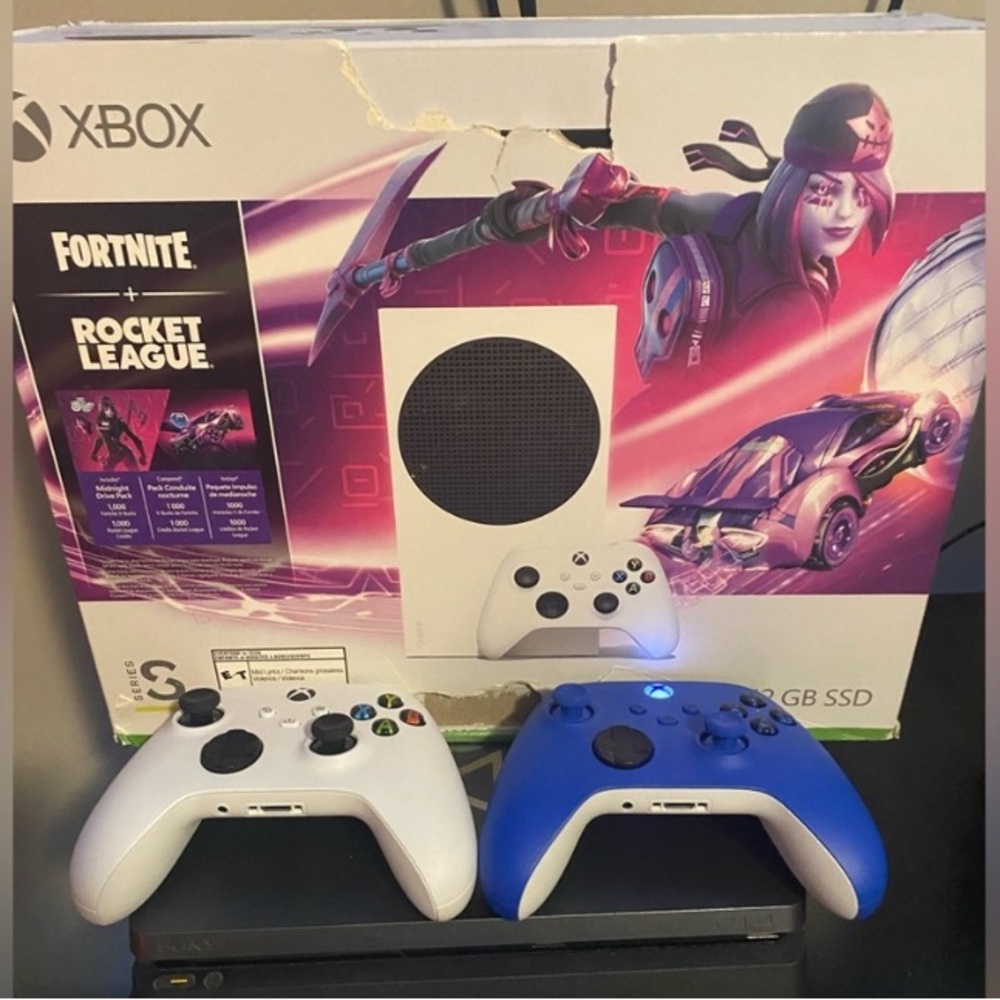 Microsoft Xbox Console Bundle White Not the BLUE! ! Like the day I bought it